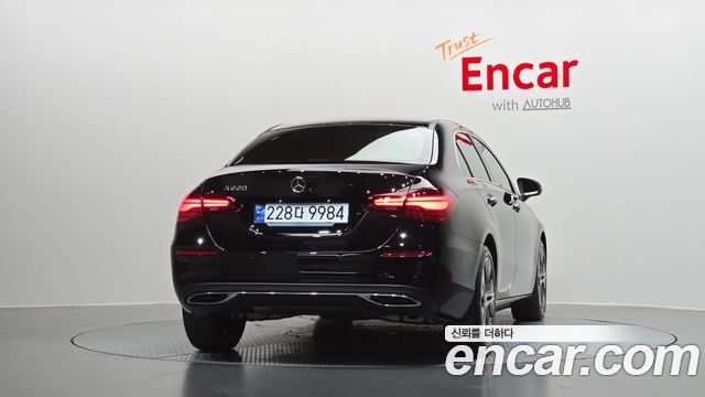 Mercedes-Benz A-Class (W177) A220 Sedan 2024 — фото 4