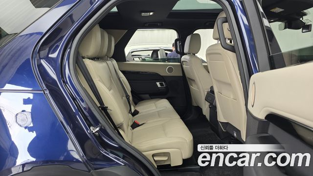 Land Rover Discovery 5 2.0 SD4 SE 2018 — фото 12