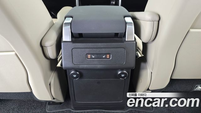 Land Rover Discovery 5 2.0 SD4 SE 2018 — фото 19