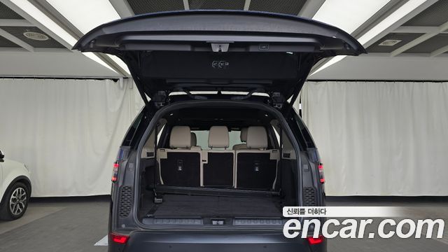Land Rover Discovery 5 2.0 SD4 SE 2018 — фото 20
