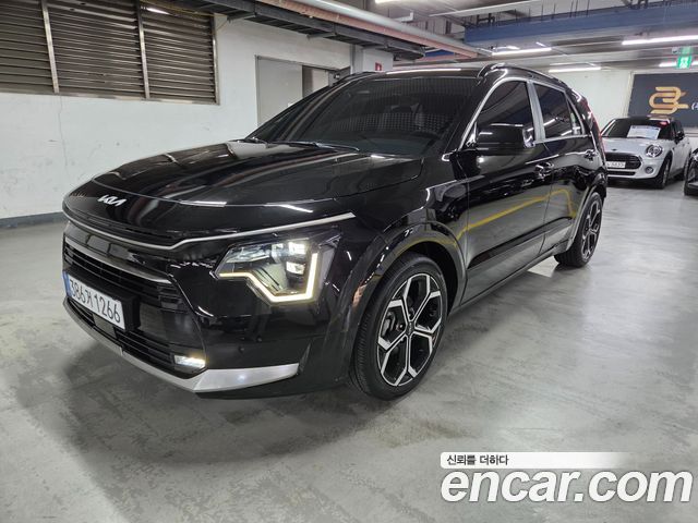 Kia Niro Signature 2022 — фото 1
