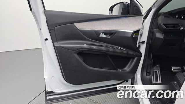 Peugeot 5008 (II) 1.2 Pure Tech GT 2022 — фото 24