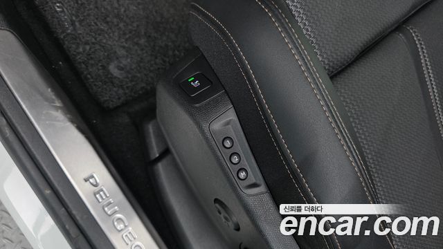 Peugeot 5008 (II) 1.2 Pure Tech GT 2022 — фото 30