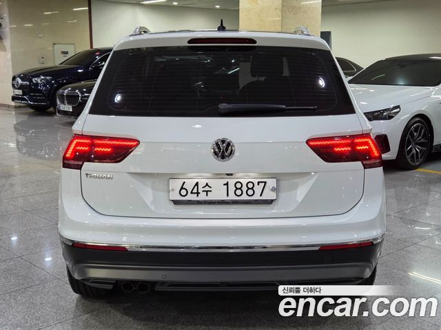 Volkswagen Tiguan (II) 2.0 TDI Premium 2018 — фото 4