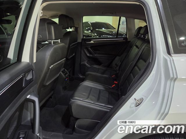Volkswagen Tiguan (II) 2.0 TDI Premium 2018 — фото 7