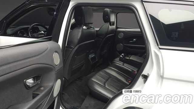 Land Rover Range Rover Evoque 2.0 TD4 SE 2018 — фото 11