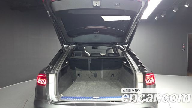 Audi Q8 (4M) 55 TFSI Quattro Premium 2022 — фото 20