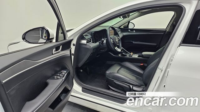 Kia K5 (III) 2.0 LPI(Renter car) Strandard 2023 — фото 10