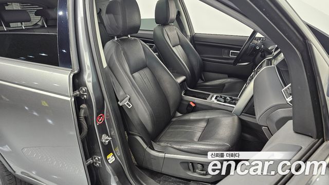 Land Rover Discovery Sport 2.0 TD4 SE 2019 — фото 12