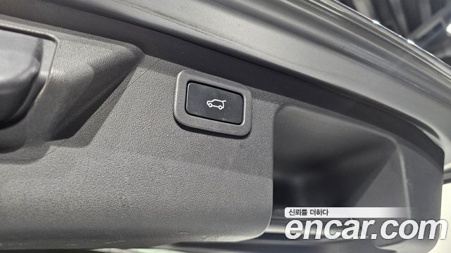 Land Rover Discovery Sport 2.0 TD4 SE 2019 — фото 20