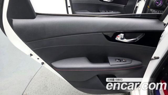 Kia K3 5Door GT Signature 2021 — фото 25