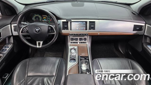 Jaguar XF 2.2D Luxury X250 2015 — фото 7
