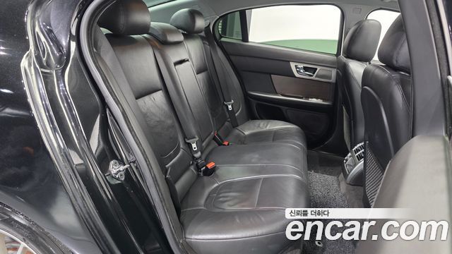 Jaguar XF 2.2D Luxury X250 2015 — фото 12