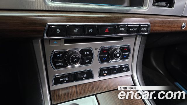 Jaguar XF 2.2D Luxury X250 2015 — фото 17