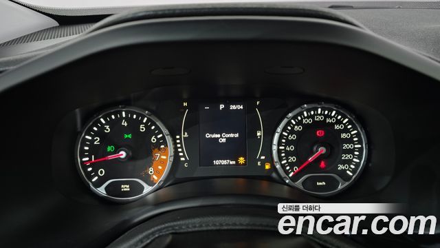Jeep Renegade 2.4 Longitude 2016 — фото 8