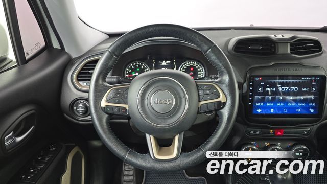 Jeep Renegade 2.4 Longitude 2016 — фото 14