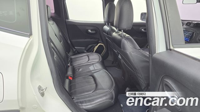 Jeep Renegade 2.4 Longitude 2016 — фото 20