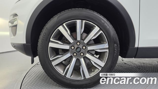 Land Rover Discovery Sport 2.0 TD4 HSE Luxury 2018 — фото 5