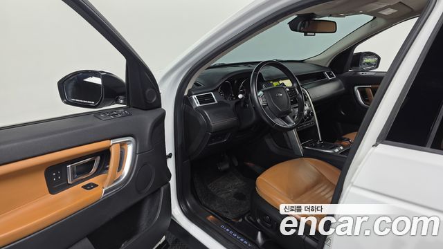 Land Rover Discovery Sport 2.0 TD4 HSE Luxury 2018 — фото 10