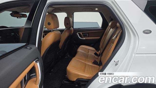 Land Rover Discovery Sport 2.0 TD4 HSE Luxury 2018 — фото 16