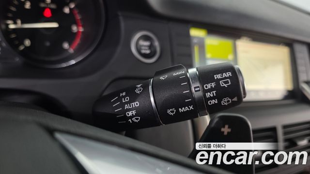 Land Rover Discovery Sport 2.0 TD4 HSE Luxury 2018 — фото 24
