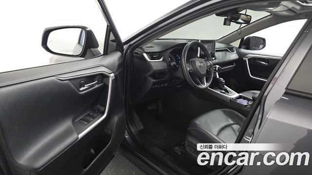Toyota RAV4 (V) 2.5 4WD Hybrid 2019 — фото 10