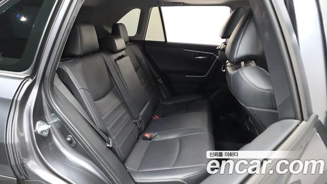 Toyota RAV4 (V) 2.5 4WD Hybrid 2019 — фото 11