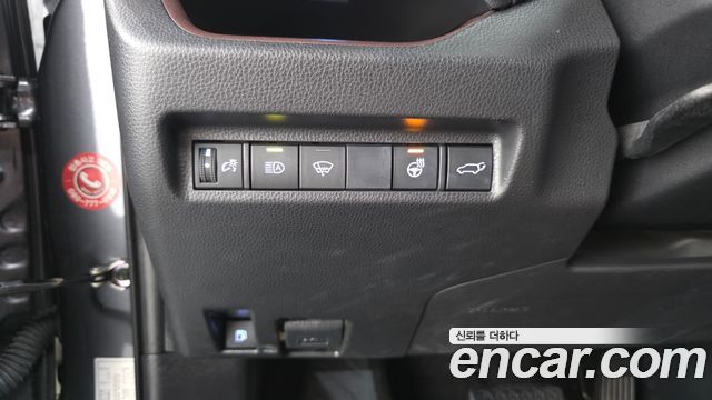Toyota RAV4 (V) 2.5 4WD Hybrid 2019 — фото 20