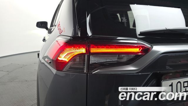 Toyota RAV4 (V) 2.5 4WD Hybrid 2019 — фото 23