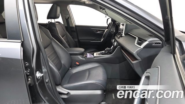 Toyota RAV4 (V) 2.5 4WD Hybrid 2019 — фото 26