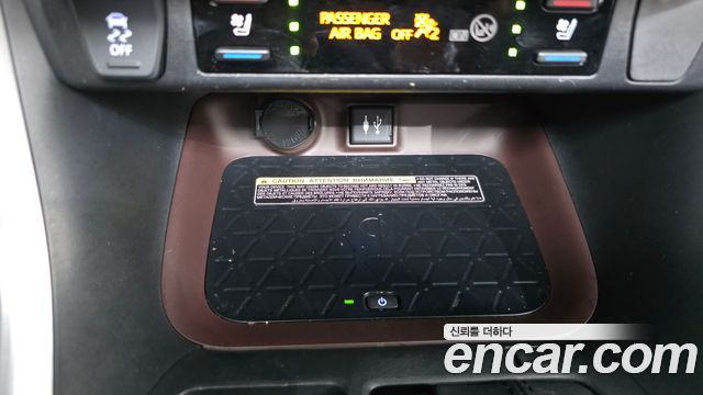 Toyota RAV4 (V) 2.5 4WD Hybrid 2019 — фото 31