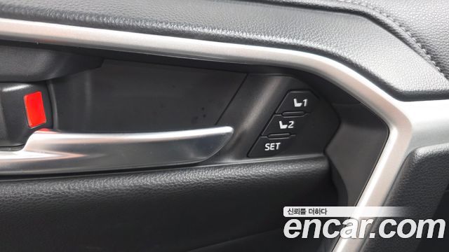 Toyota RAV4 (V) 2.5 4WD Hybrid 2019 — фото 33