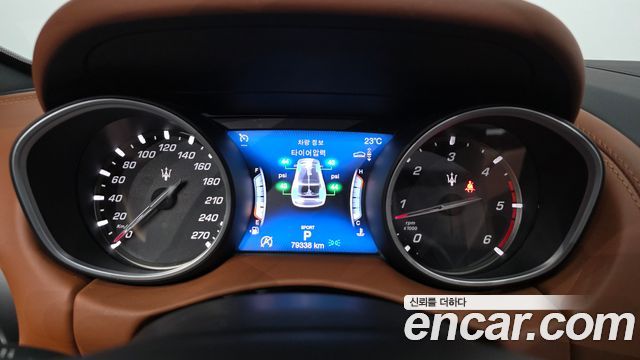 Maserati Levante 3.0 Diesel AWD 2020 — фото 8
