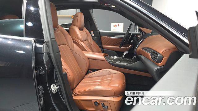 Maserati Levante 3.0 Diesel AWD 2020 — фото 11