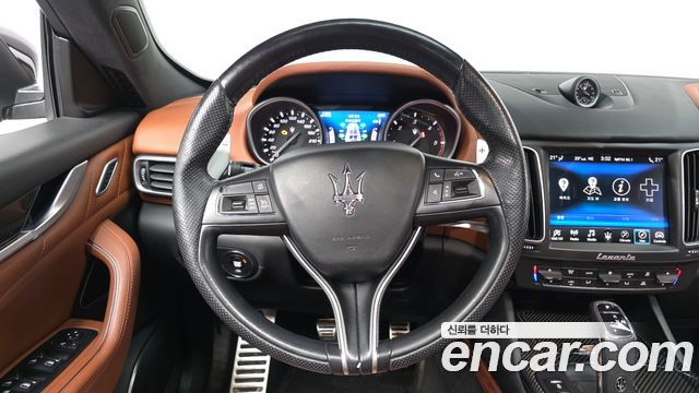 Maserati Levante 3.0 Diesel AWD 2020 — фото 13