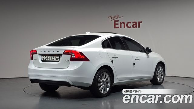 Volvo S60 D2 2nd 2014 — фото 2