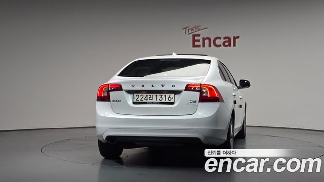 Volvo S60 D2 2nd 2014 — фото 4