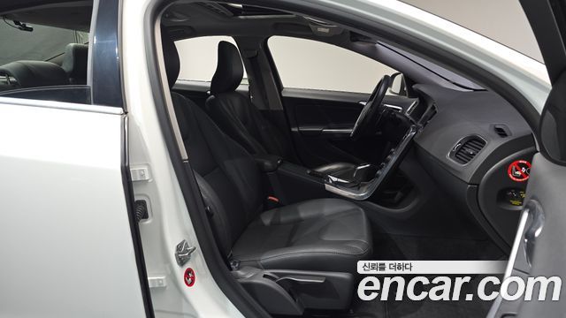 Volvo S60 D2 2nd 2014 — фото 11