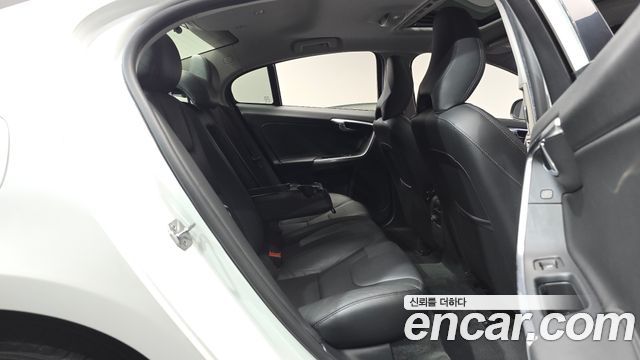 Volvo S60 D2 2nd 2014 — фото 12