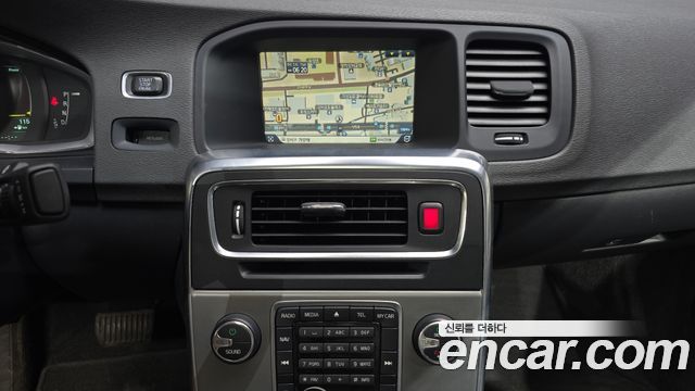 Volvo S60 D2 2nd 2014 — фото 14