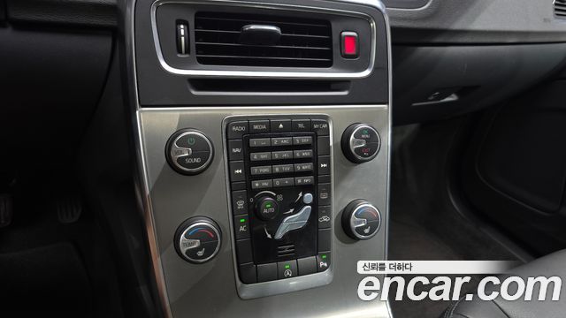 Volvo S60 D2 2nd 2014 — фото 17