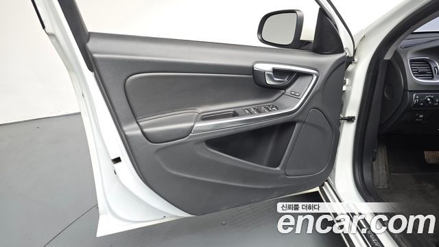 Volvo S60 D2 2nd 2014 — фото 24