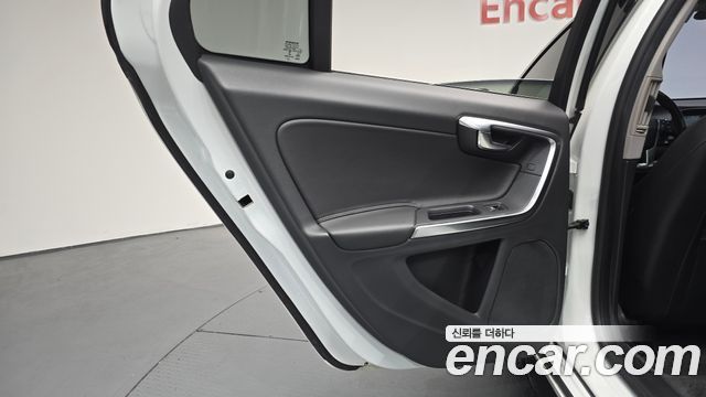 Volvo S60 D2 2nd 2014 — фото 25