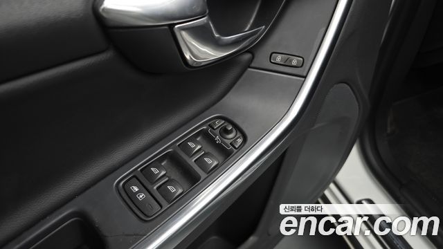 Volvo S60 D2 2nd 2014 — фото 30