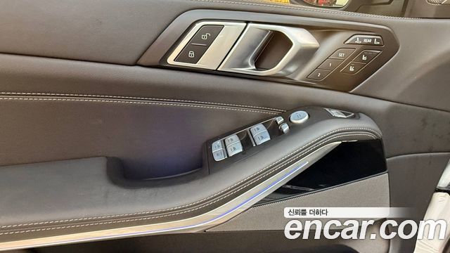 BMW X7 (G07) xDrive 40i M Sport 6STR 2024 — фото 9