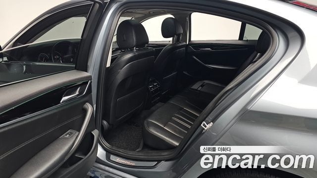 BMW 5 Series (G30) 520i Luxury 2018 — фото 11