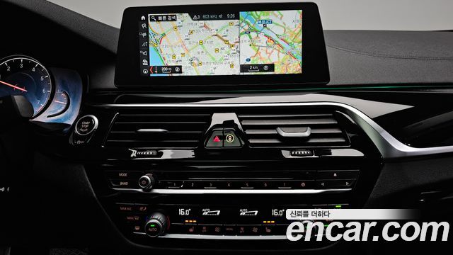 BMW 5 Series (G30) 520i Luxury 2018 — фото 13