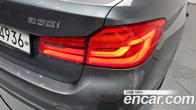 BMW 5 Series (G30) 520i Luxury 2018 — фото 23