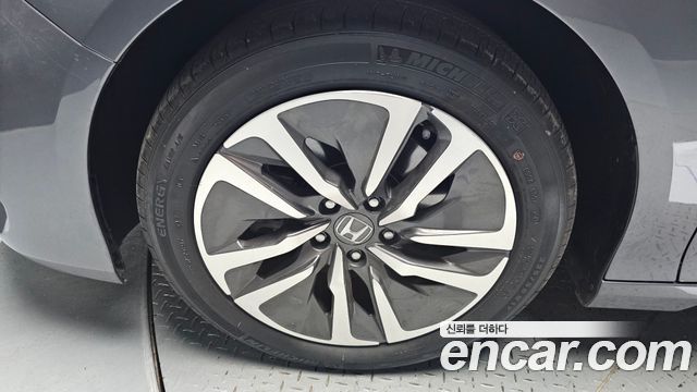 Honda Accord (X) 2.0 Hybrid Touring 2020 — фото 5