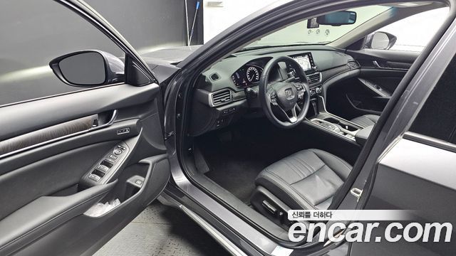 Honda Accord (X) 2.0 Hybrid Touring 2020 — фото 10